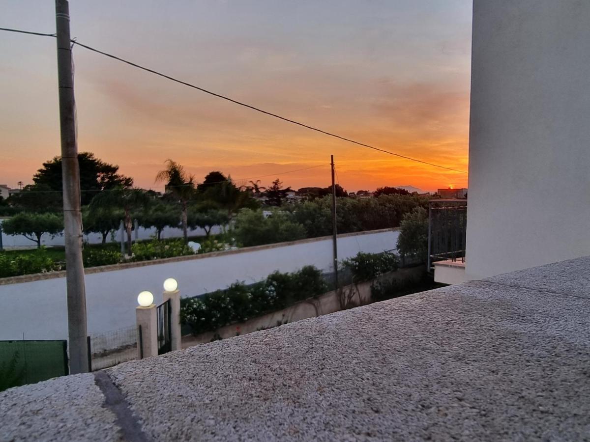 Al Vecchio Carrubo - Lovely 2-Rooms House & Patio Marsala Exterior photo