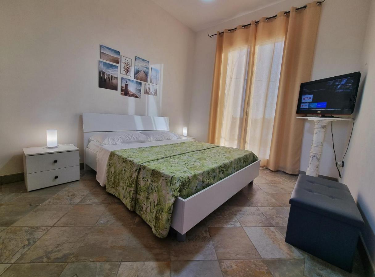 Al Vecchio Carrubo - Lovely 2-Rooms House & Patio Marsala Exterior photo